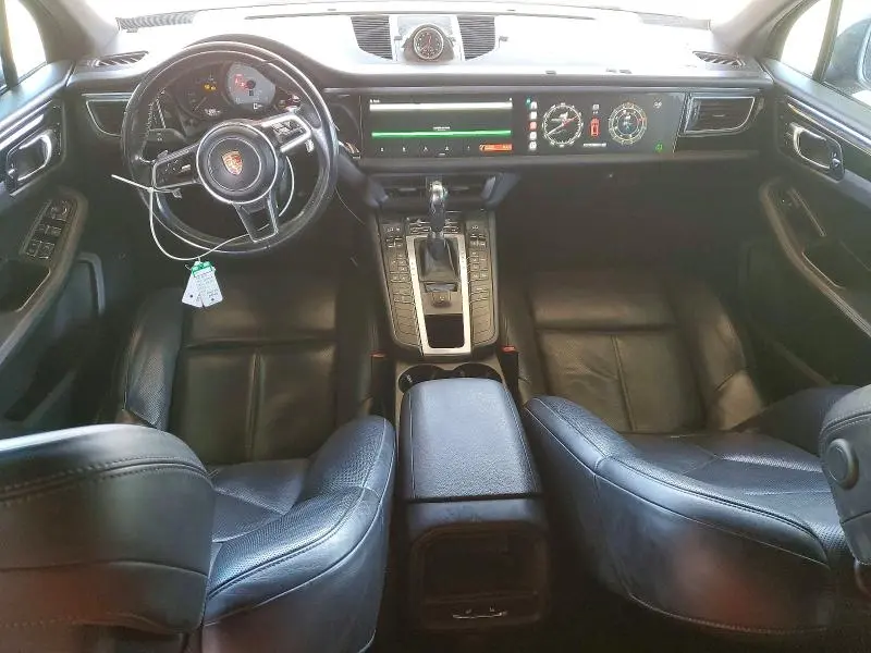 2015 PORSCHE MACAN   