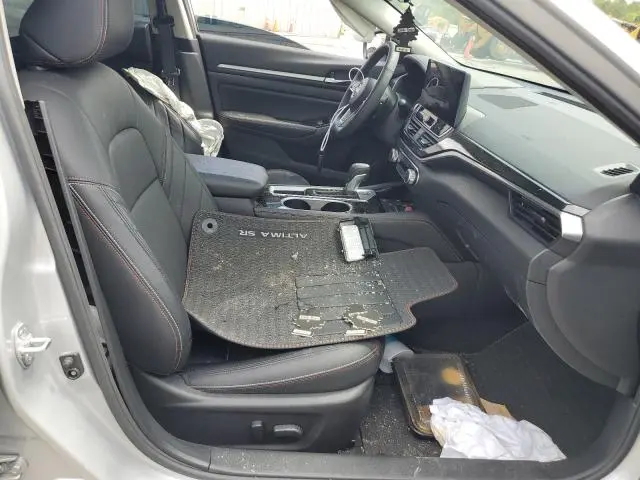 2024 NISSAN ALTIMA SR  