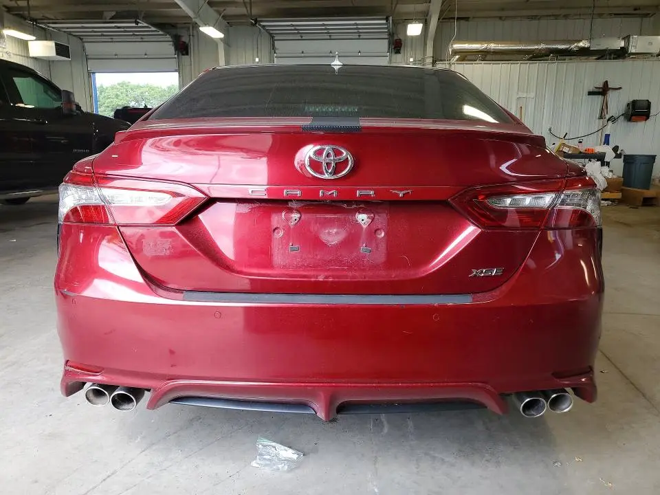 2018 TOYOTA CAMRY XSE  