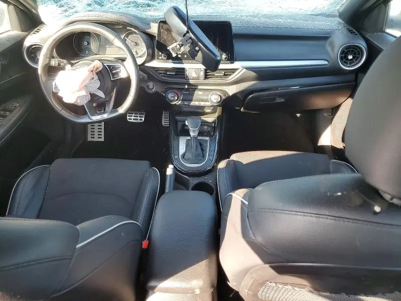 2023 KIA FORTE GT LINE  