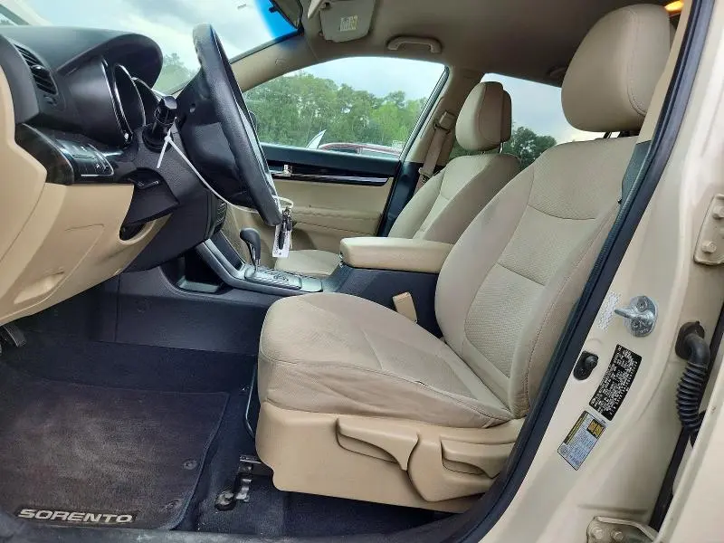 2011 KIA SORENTO LX  