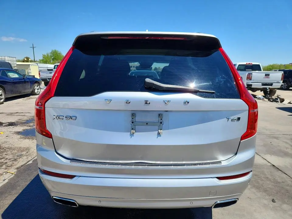 2018 VOLVO XC90 T6  