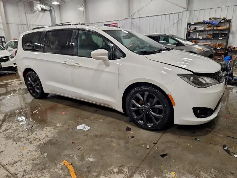 2018 CHRYSLER PACIFICA TOURING L PLUS  