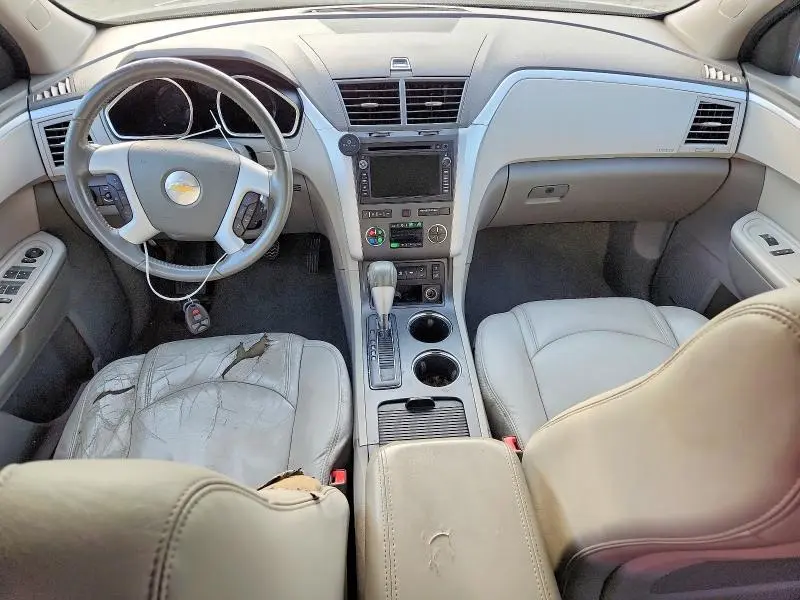 2010 CHEVROLET TRAVERSE LT  