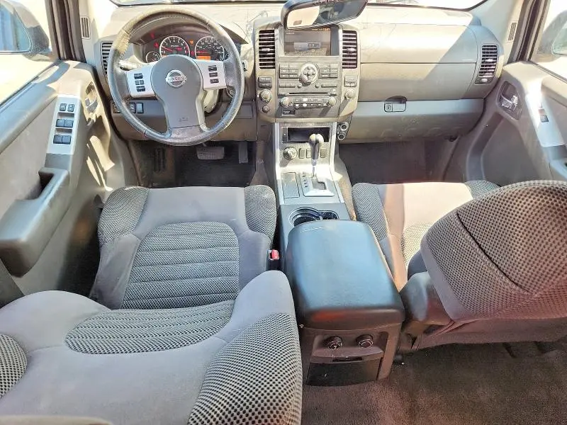 2011 NISSAN PATHFINDER S  