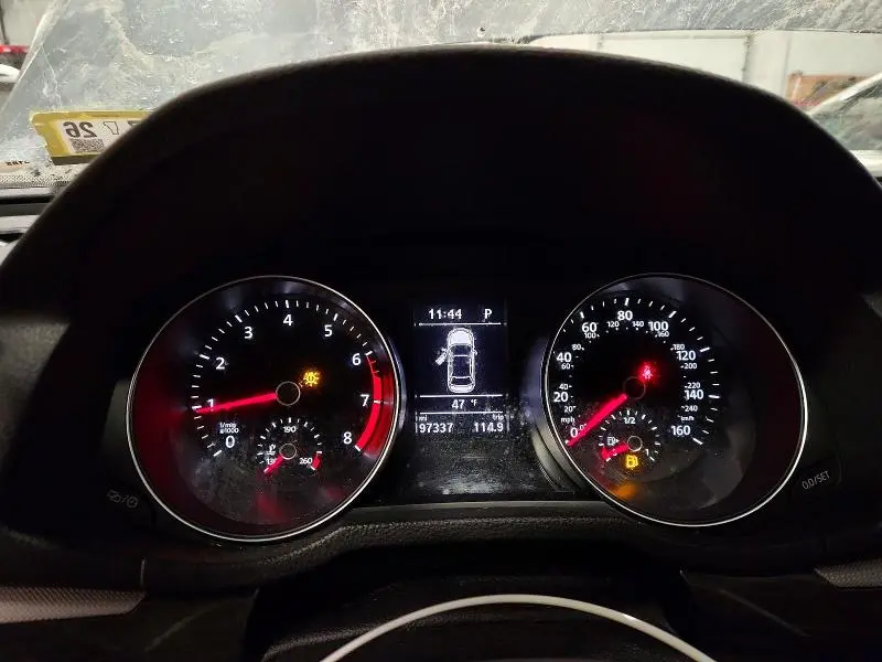 2016 VOLKSWAGEN PASSAT SE  