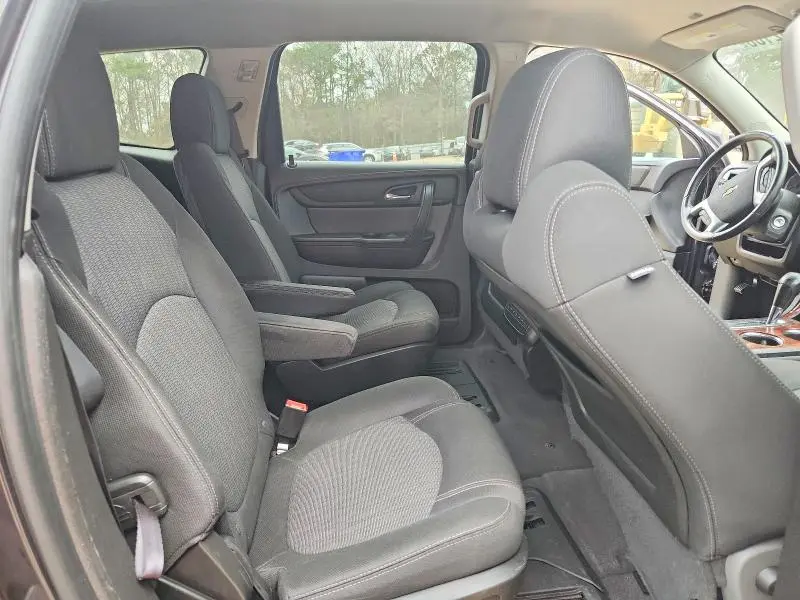 2013 CHEVROLET TRAVERSE LT  