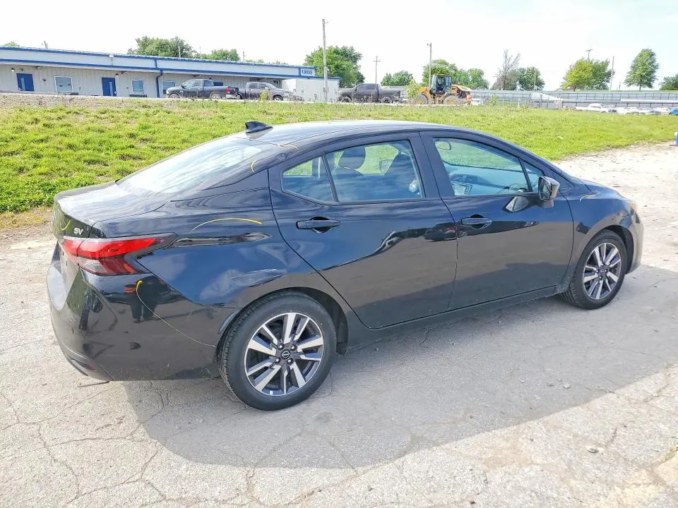 2024 NISSAN VERSA SV  