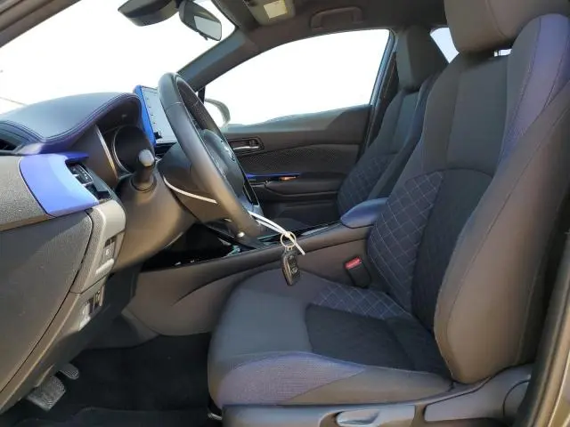 2021 TOYOTA C-HR XLE