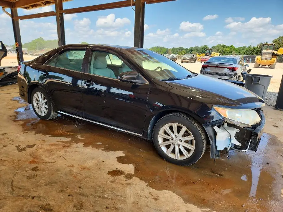 2012 TOYOTA CAMRY XLE  