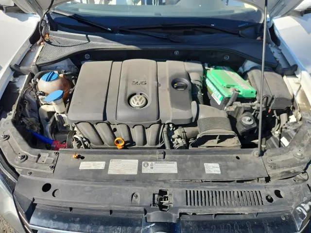 2013 VOLKSWAGEN PASSAT SE