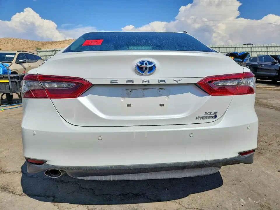 2024 TOYOTA CAMRY XLE  