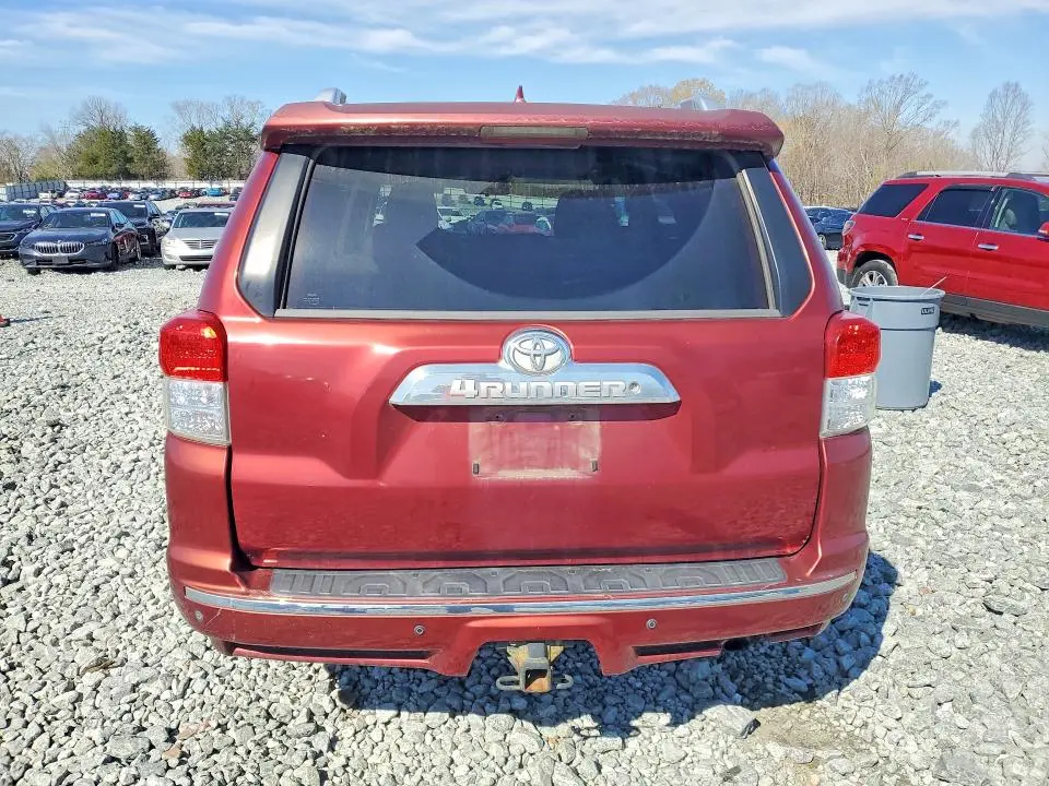 2010 TOYOTA 4RUNNER SR5  