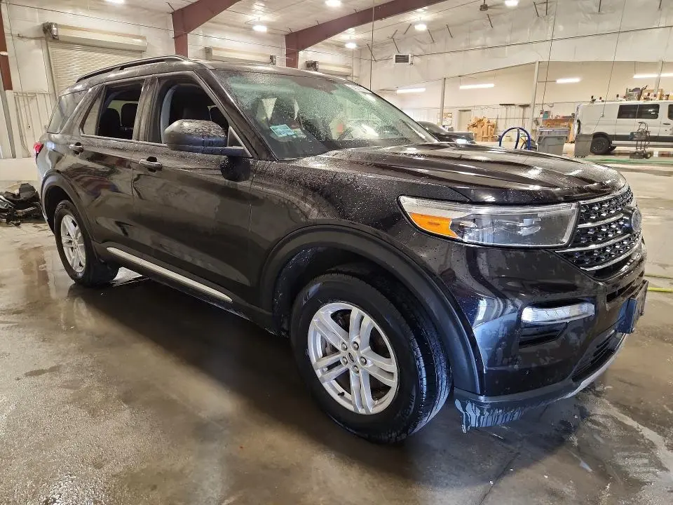 2022 FORD EXPLORER XLT  