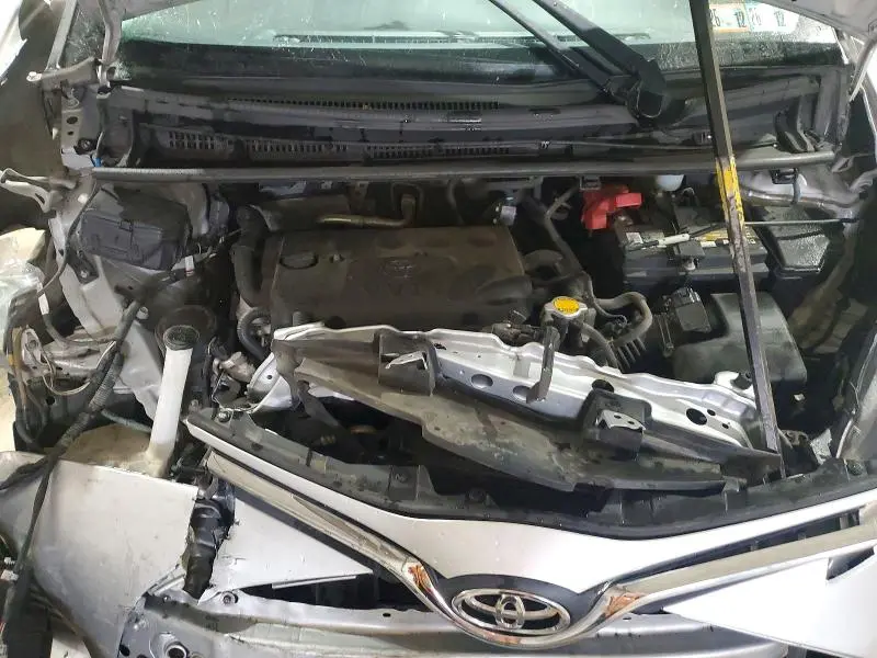2015 TOYOTA YARIS 5-DOOR LE  