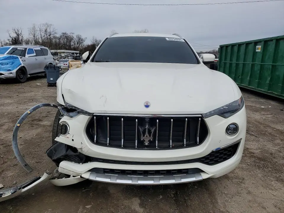 2020 MASERATI LEVANTE LUXURY  