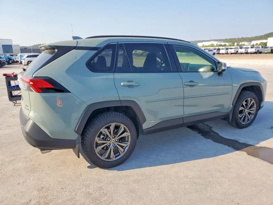 2023 TOYOTA RAV4 XLE PREMIUM  