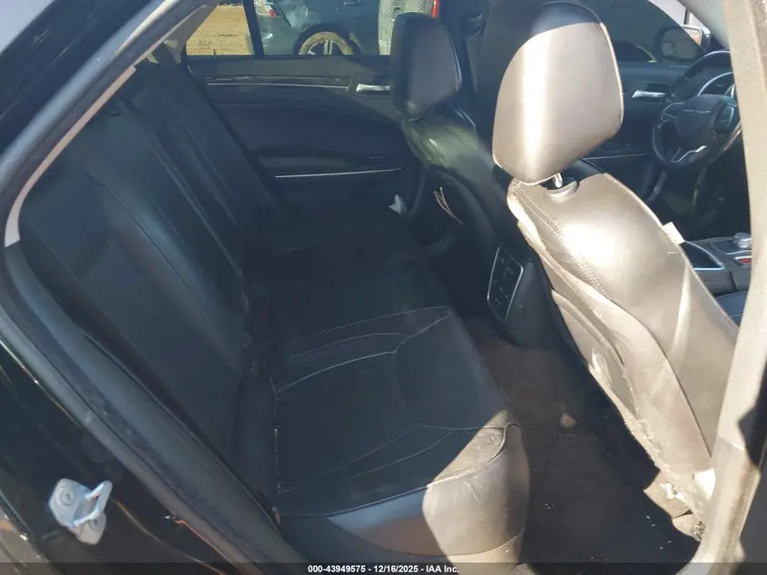 2015 CHRYSLER 300C AWD