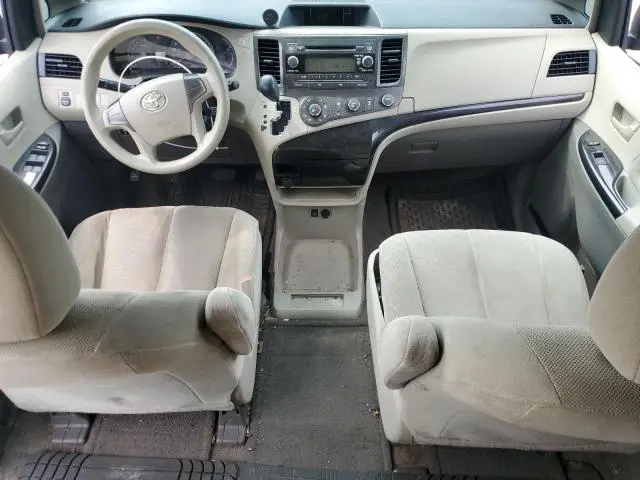 2011 TOYOTA SIENNA   