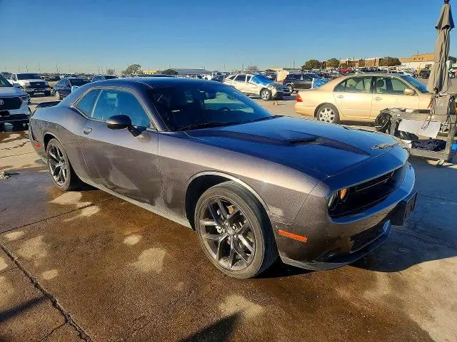 2022 DODGE CHALLENGER SXT  