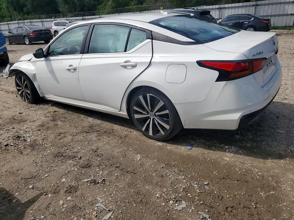 2022 NISSAN ALTIMA SR  