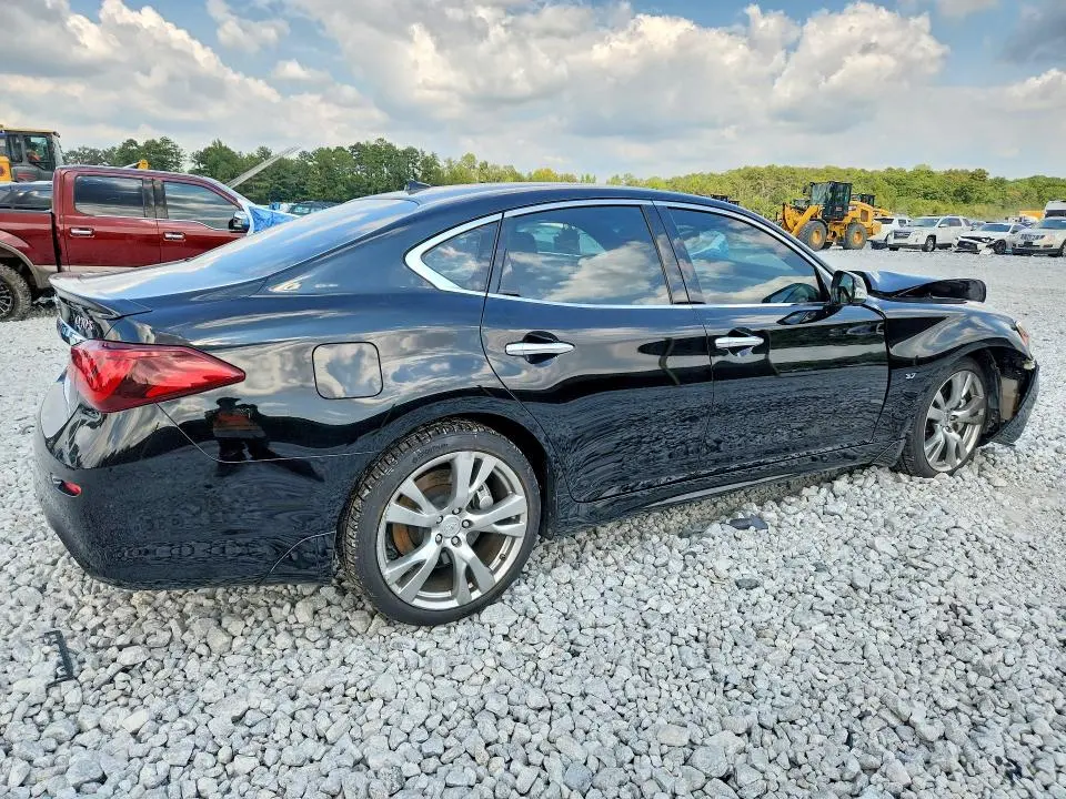 2015 INFINITI Q70 3.7  