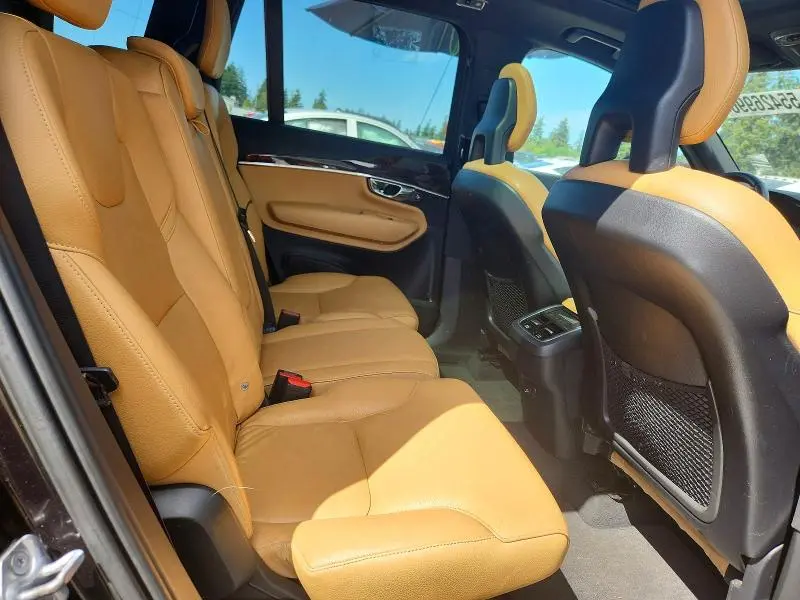 2016 VOLVO XC90 T6  