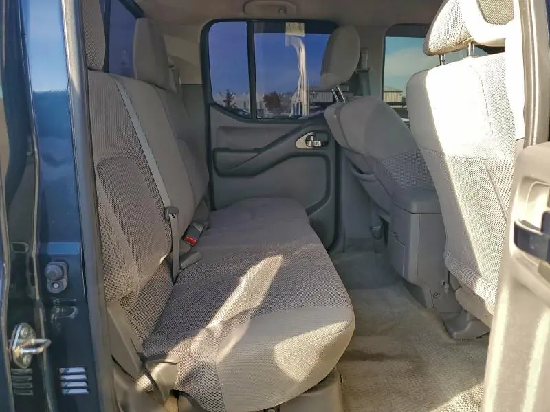 2017 NISSAN FRONTIER S  