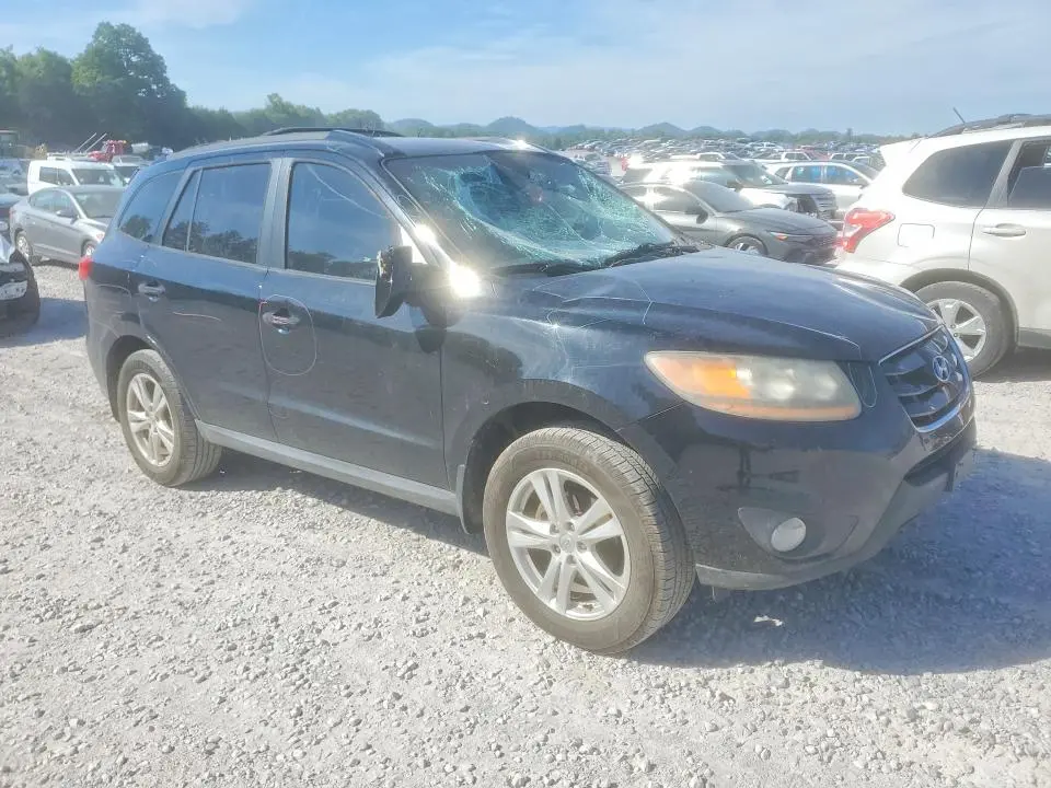 2011 HYUNDAI SANTA FE SE  