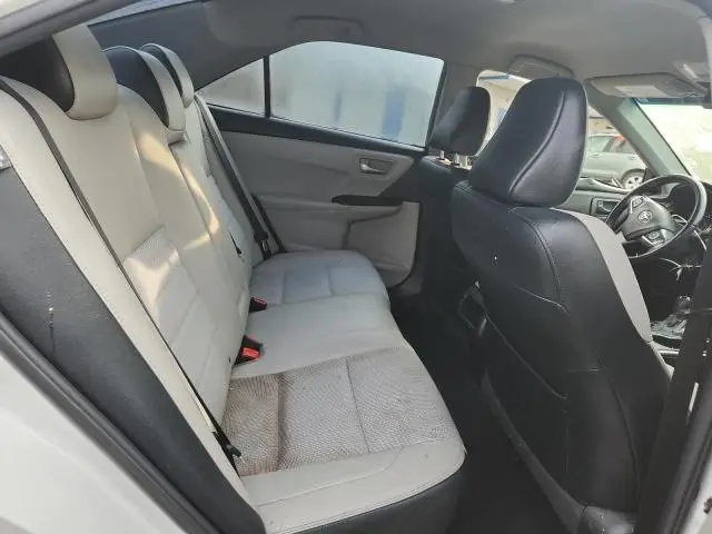 2016 TOYOTA CAMRY SE  