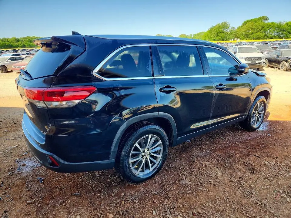 2019 TOYOTA HIGHLANDER XLE  