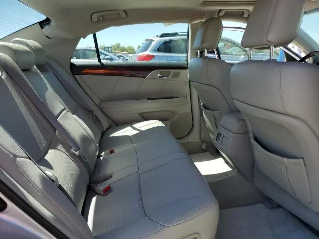 2010 TOYOTA AVALON XL