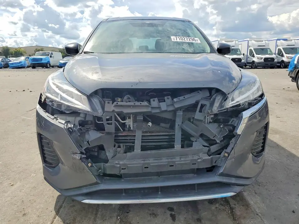2021 NISSAN KICKS S  