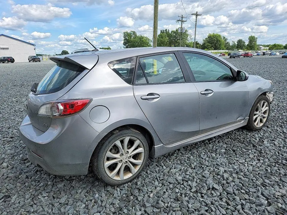 2011 MAZDA 3 S  