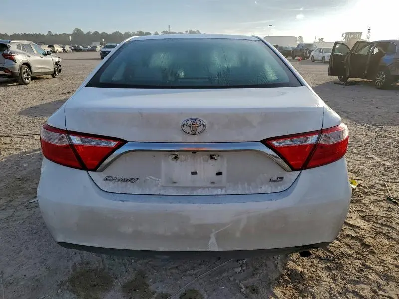 2016 TOYOTA CAMRY LE  