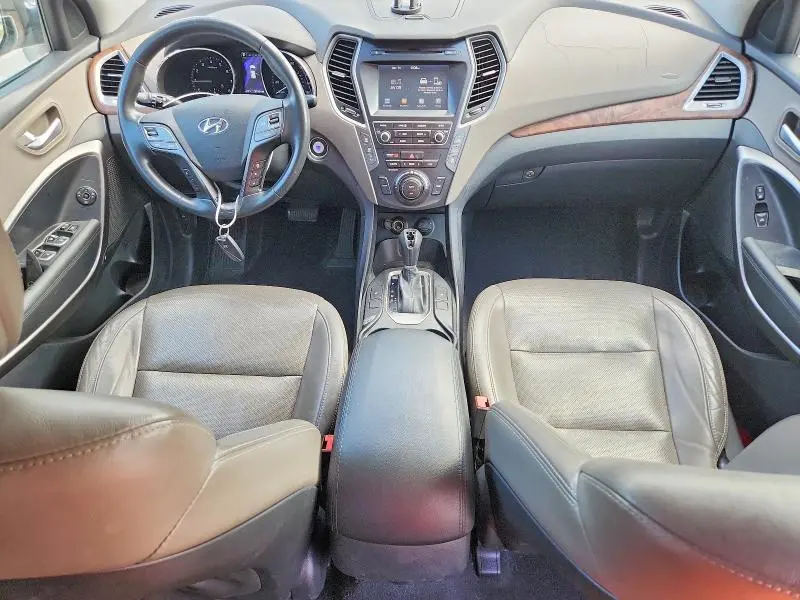 2017 HYUNDAI SANTA FE SE  