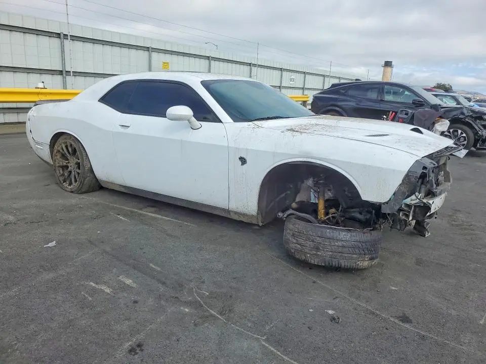 2016 DODGE CHALLENGER SRT HELLCAT  