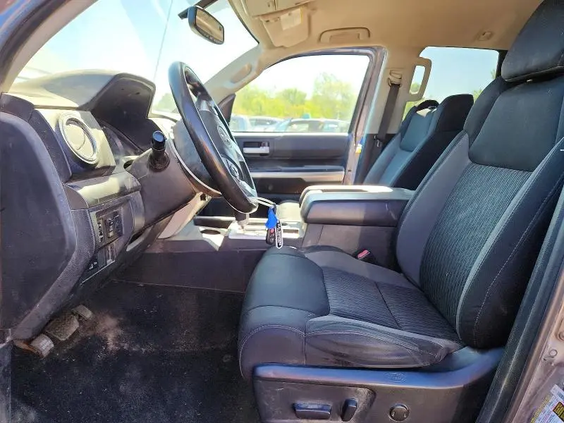 2017 TOYOTA TUNDRA SR5  