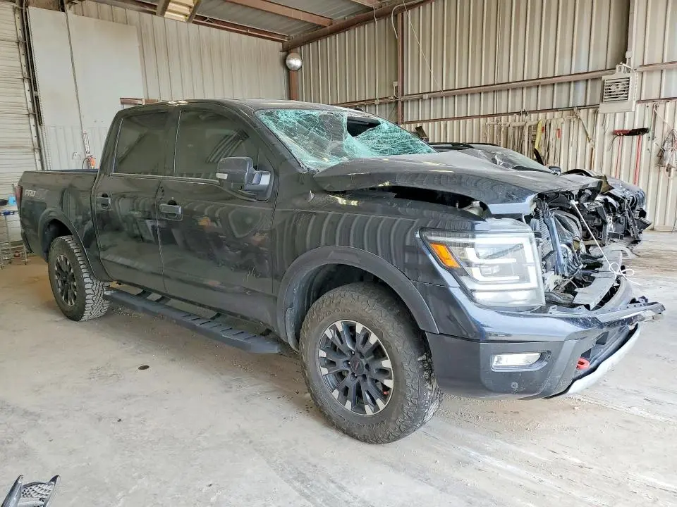 2021 NISSAN TITAN PRO-4X  