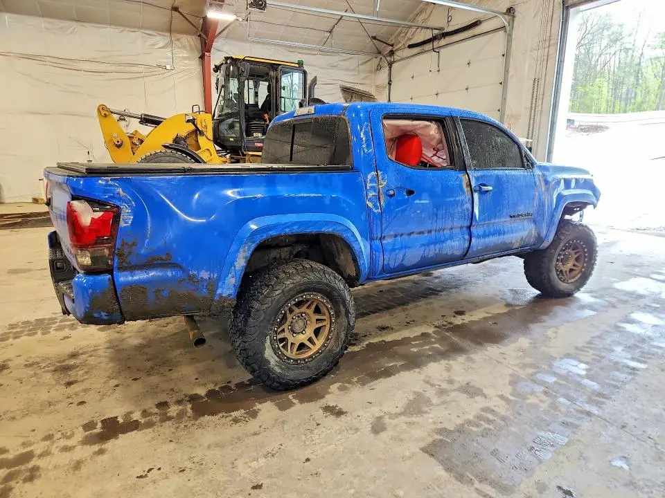 2021 TOYOTA TACOMA SR5 V6  