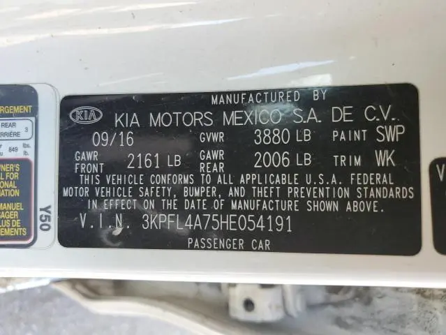 2017 KIA FORTE LX  
