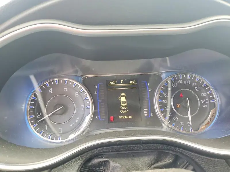 2016 CHRYSLER 200 LIMITED  