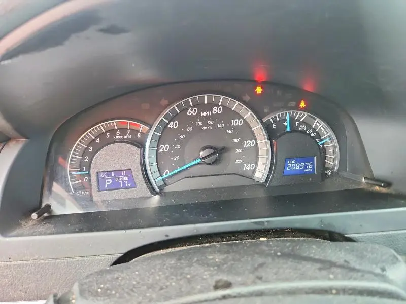 2014 TOYOTA CAMRY SE  