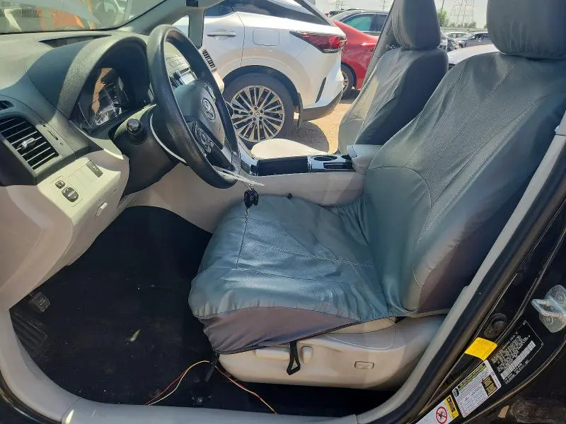 2013 TOYOTA VENZA LE  