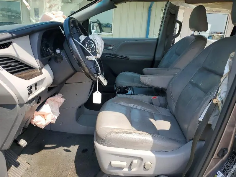 2015 TOYOTA SIENNA XLE 8-PASSENGER  