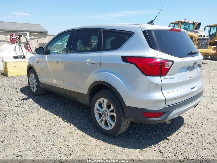 2019 FORD ESCAPE SE