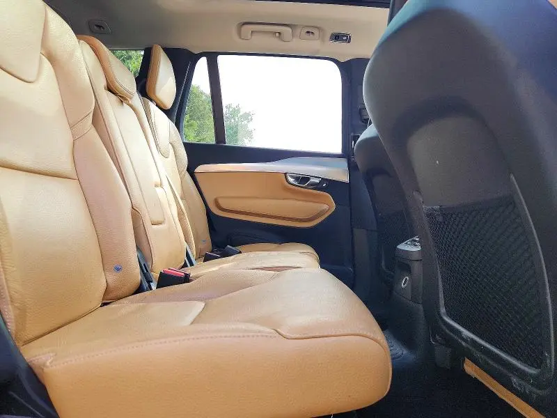 2016 VOLVO XC90 T8  