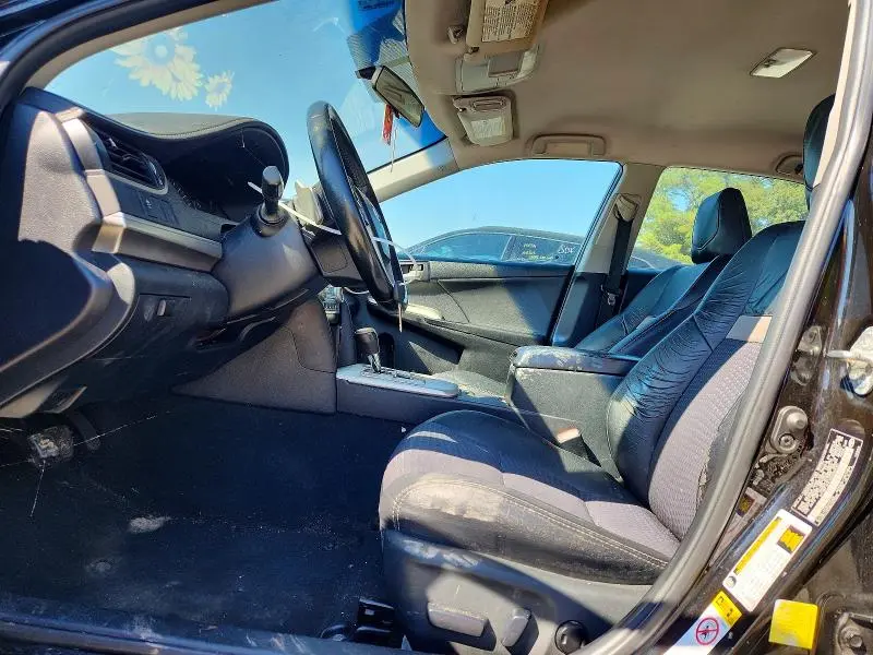 2013 TOYOTA CAMRY SE  