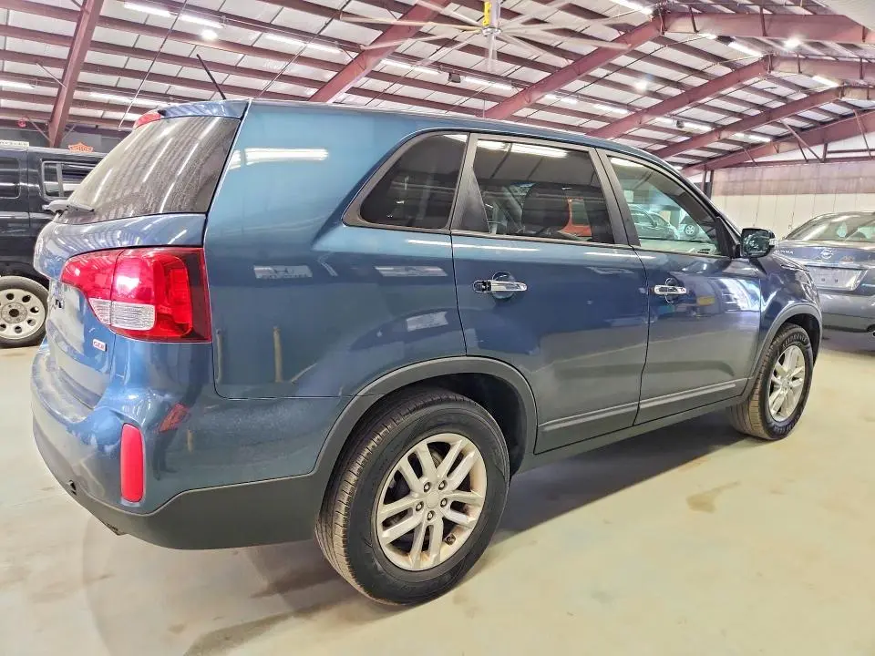 2014 KIA SORENTO LX  
