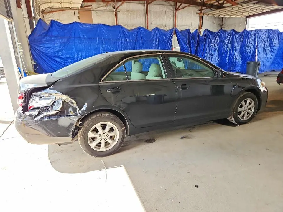 2011 TOYOTA CAMRY LE  